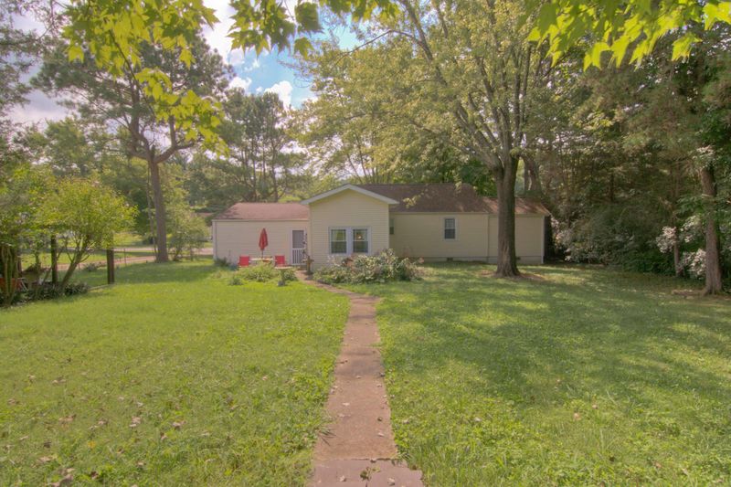3621 Boright Dr, Knoxville, TN 37917