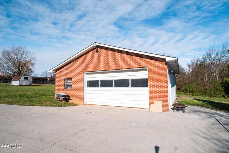 3621 Cunningham Rd, Knoxville, TN 37918