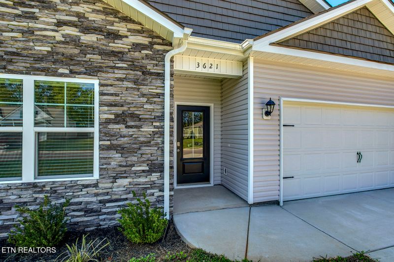 3621 Gregory Dr, Maryville, TN 37804
