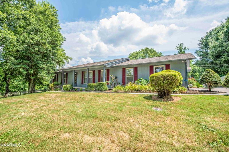 3621 Hines Valley Rd, Lenoir City, TN 37771