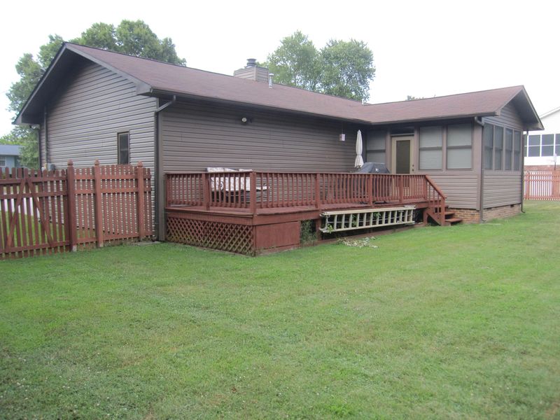 3623 Lakeside Dr, Louisville, TN 37777