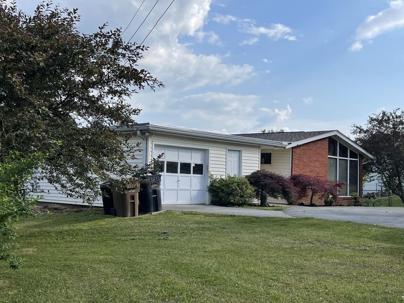 3624 Buffat Mill Rd, Knoxville, TN 37914