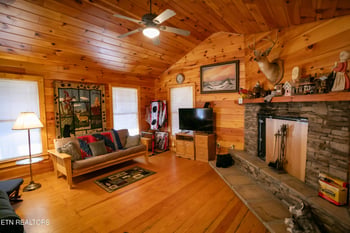 3624 Katy Hollar Rd, Sevierville, TN 37862