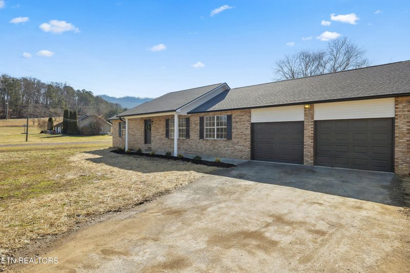 3625 Thomas Cross Rd, Sevierville, TN 37876