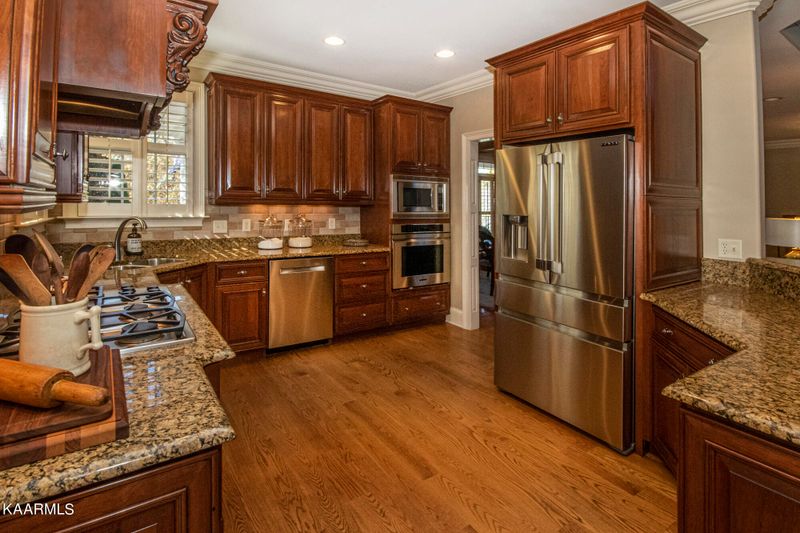363 Axton Dr, Knoxville, TN 37934