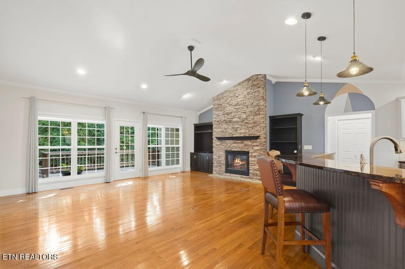 363 Cheestana Way, Loudon, TN 37774