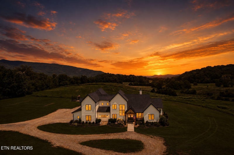 363 Zachary Rd, Blaine, TN 37709