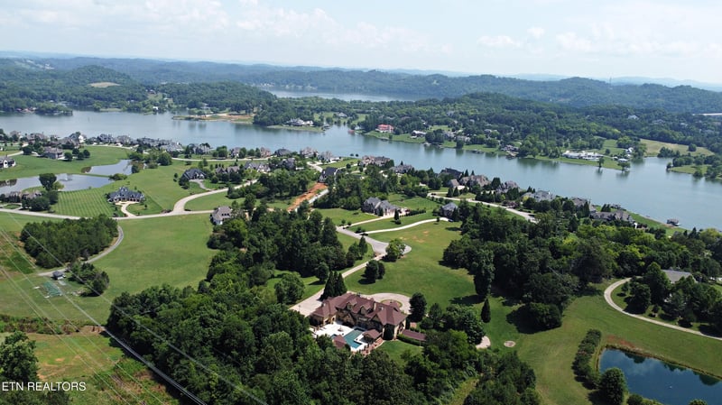 3630 Lashbrooke Way, Louisville, TN 37777