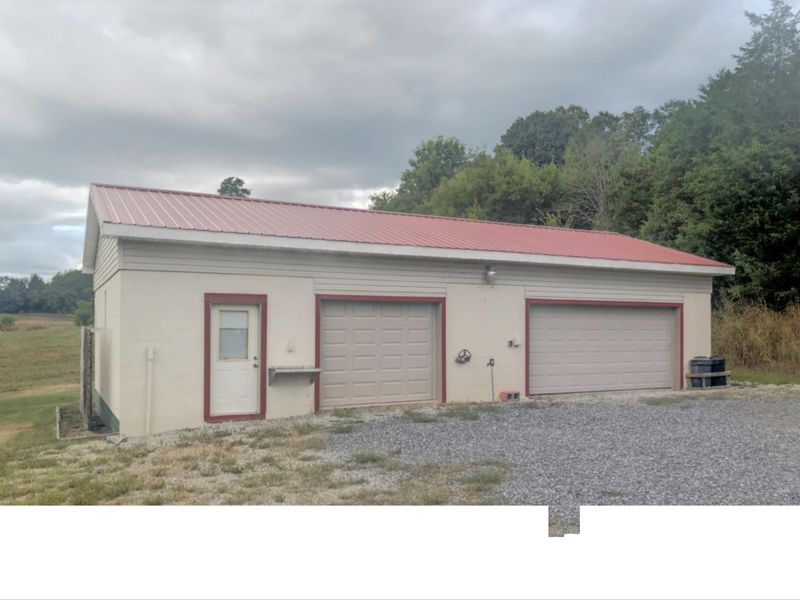 3634 Lowes Ferry Rd, Louisville, TN 37777