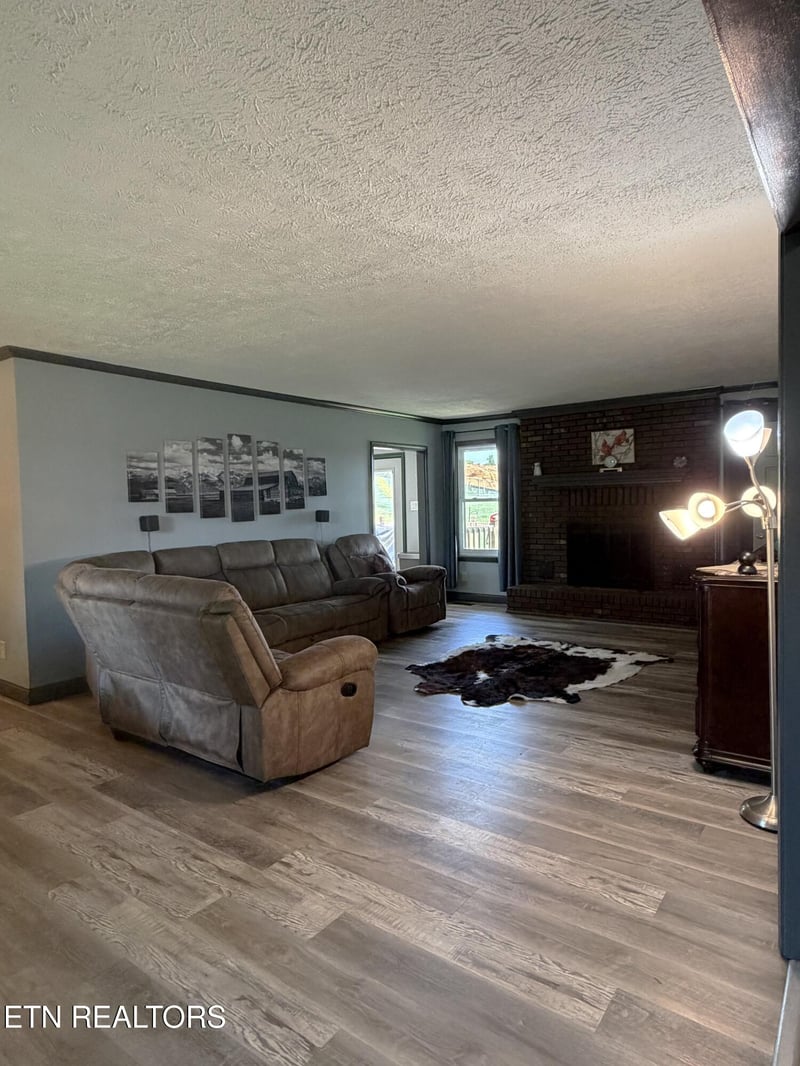 3635 Lakeside Dr, Louisville, TN 37777