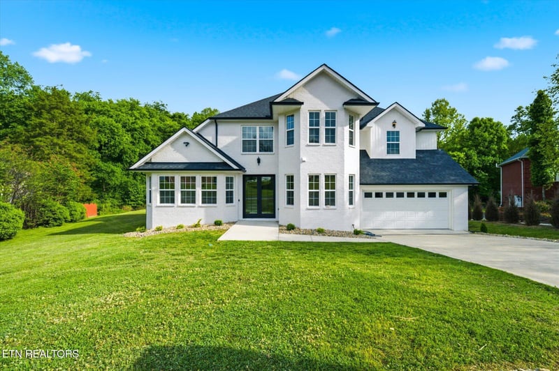 3636 S Creek Rd, Knoxville, TN 37920