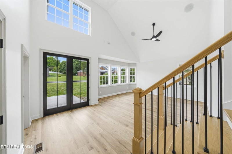 3636 S Creek Rd, Knoxville, TN 37920