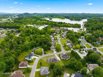 3636 S Creek Rd, Knoxville, TN 37920