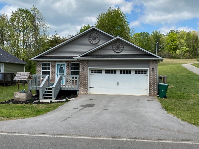 364 Overlook Dr, Seymour, TN 37865