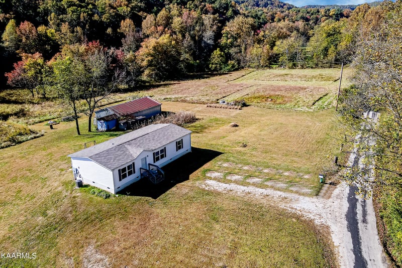 364 Rankin Chapel Rd, Oakdale, TN 37829