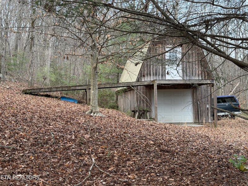 364 Shady Grove Rd, Lancing, TN 37770