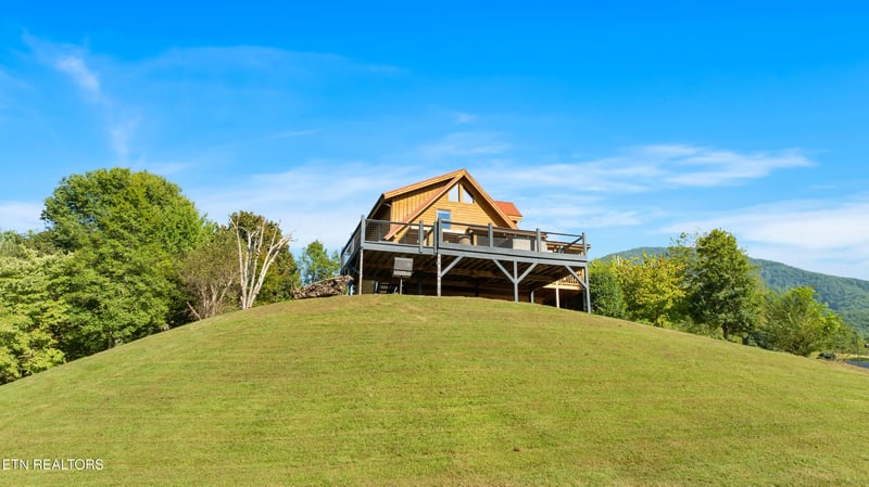 3640 Sugar Tree Dr, Sevierville, TN 37862