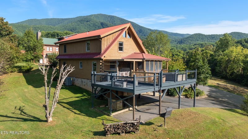 3640 Sugar Tree Dr, Sevierville, TN 37862