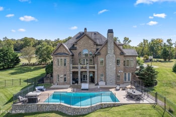 3642 Jackson Pointe Dr, Louisville, TN 37777