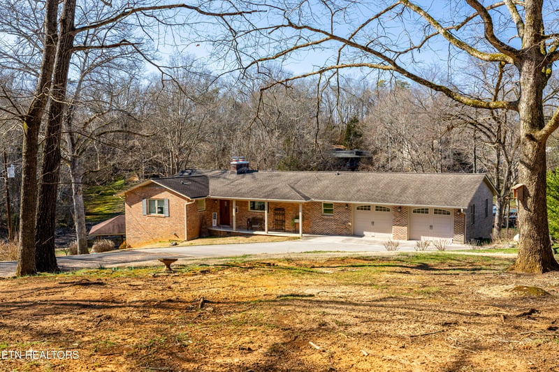 3643 Hood Cir, Louisville, TN 37777