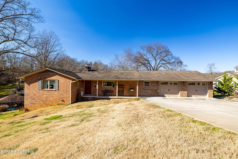 3643 Hood Cir, Louisville, TN 37777