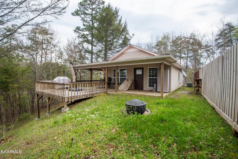 3649 Old Mountain Rd, Sevierville, TN 37876