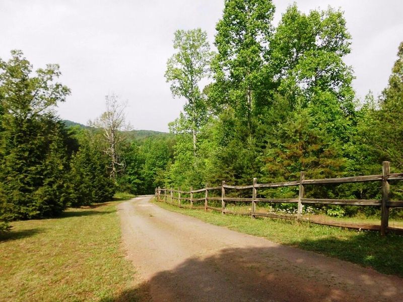 365 Cagle Rd, Tellico Plains, TN 37385