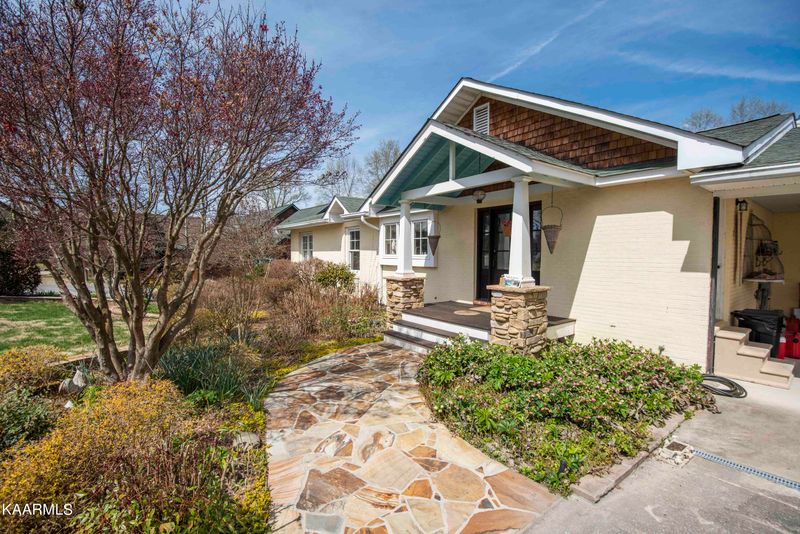 365 Ellis Rd, Kingston, TN 37763