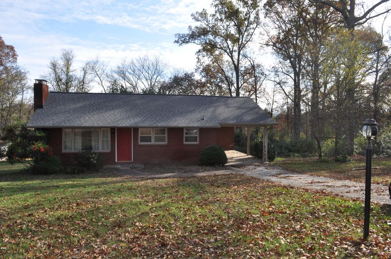 365 Strange Rd, Lenoir City, TN 37772