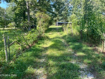 365 Wallop Ln, Crossville, TN 38571