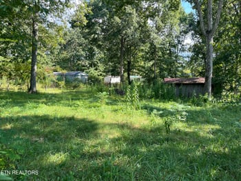 365 Wallop Ln, Crossville, TN 38571