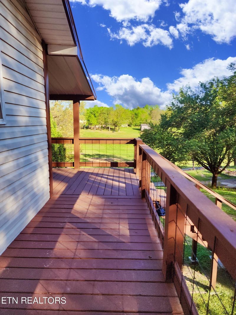 366 Coolidge Rd, Lafollette, TN 37766