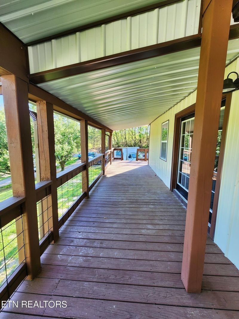 366 Coolidge Rd, Lafollette, TN 37766