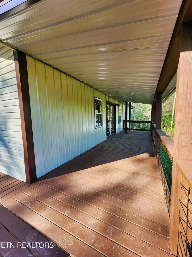 366 Coolidge Rd, Lafollette, TN 37766