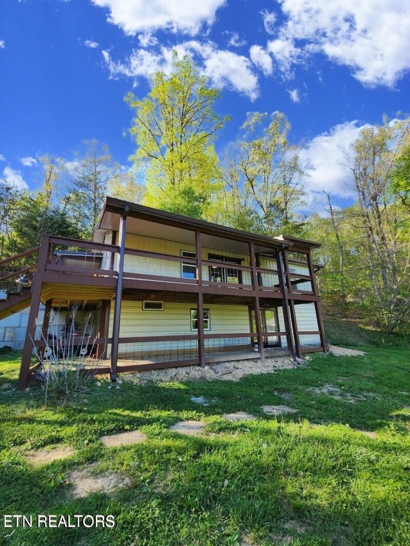366 Coolidge Rd, Lafollette, TN 37766