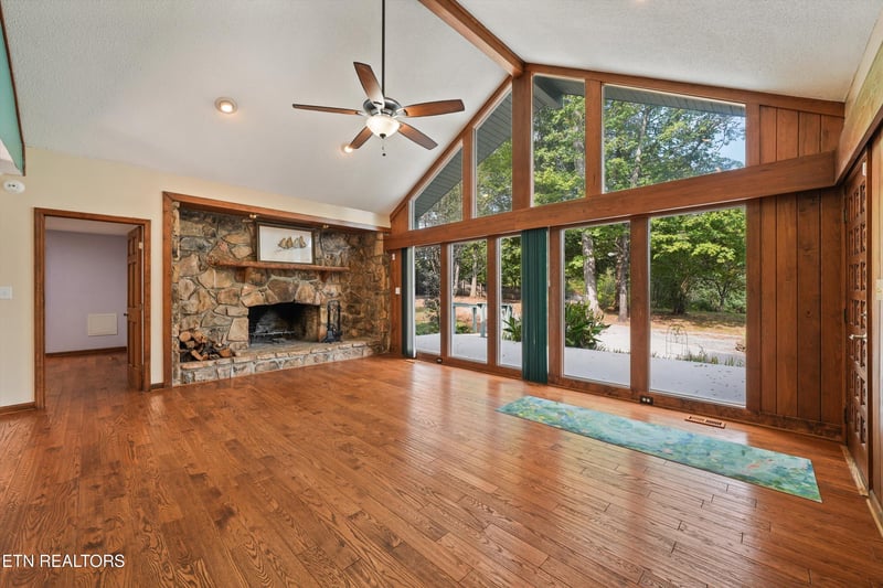 3668 Camelot Dr, Maryville, TN 37803