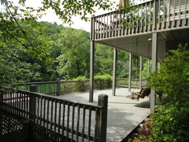 367 Clear Lake Dr, Jacksboro, TN 37757