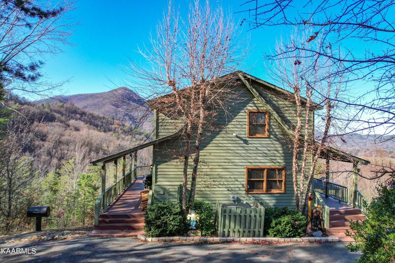3670 Marian Lake Way, Sevierville, TN 37862