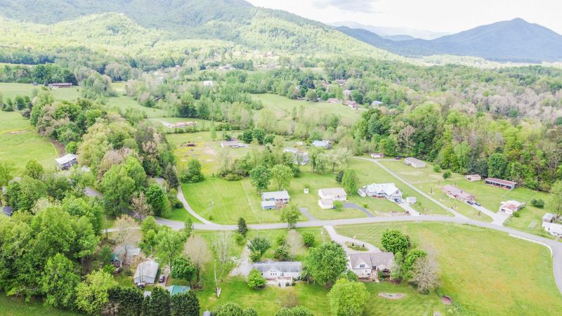 3675 Valley View Rd, Sevierville, TN 37862