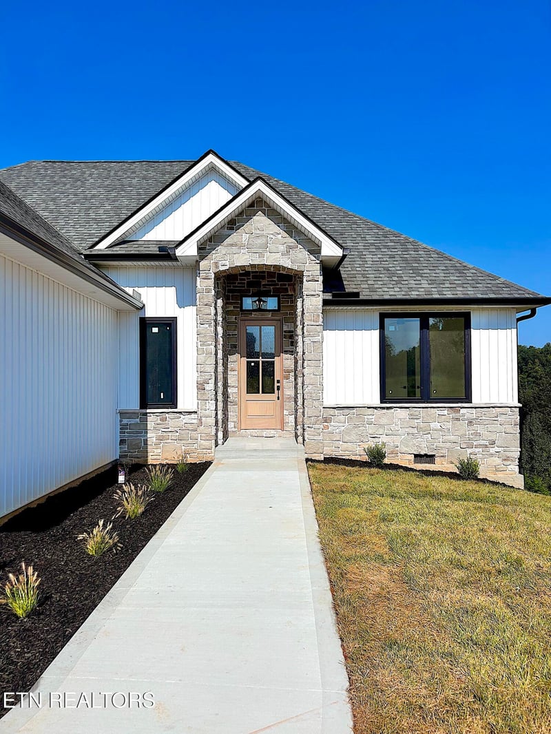 368 Marble Bluff Dr, Kingston, TN 37763