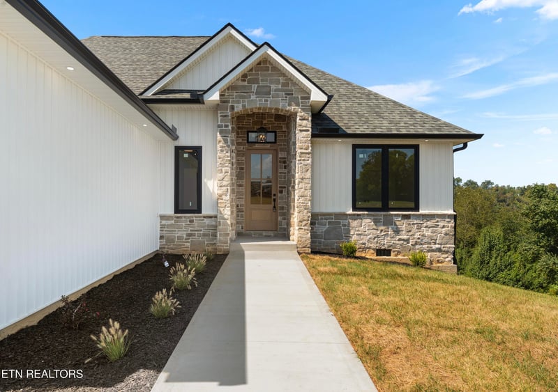 368 Marble Bluff Dr, Kingston, TN 37763