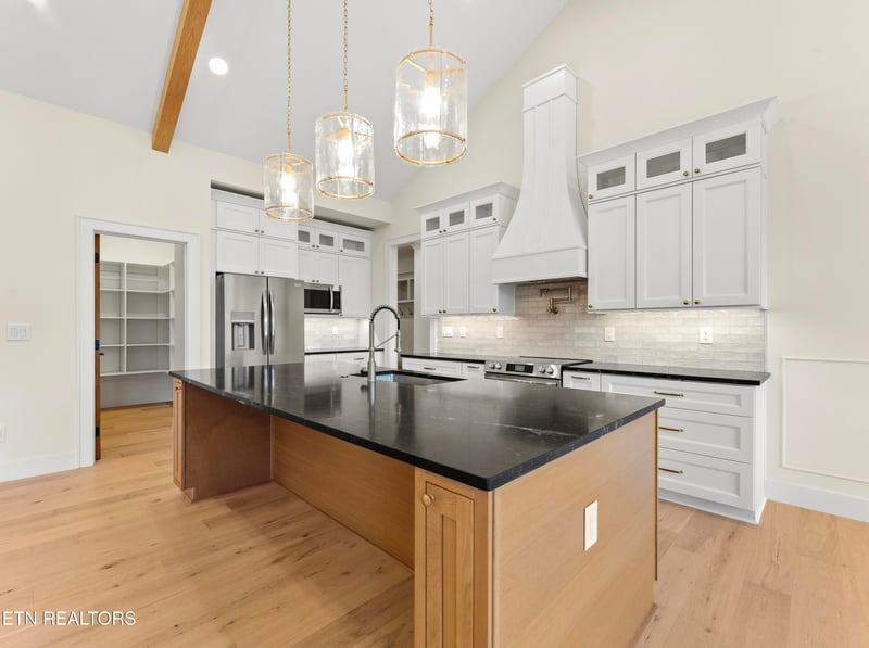 368 Marble Bluff Dr, Kingston, TN 37763