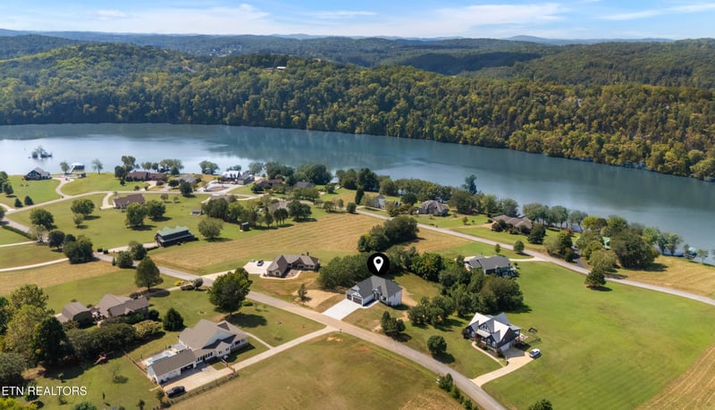 368 Marble Bluff Dr, Kingston, TN 37763