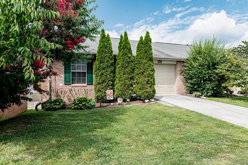 369 Hawthorne Oaks Way, Powell, TN 37849