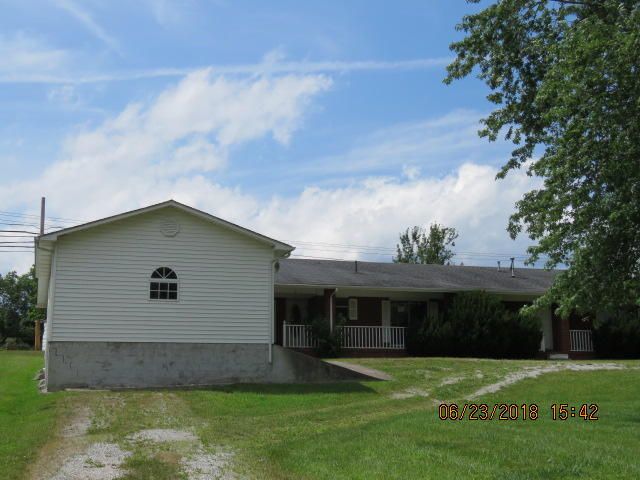 369 N Lake Dr, Oneida, TN 37841