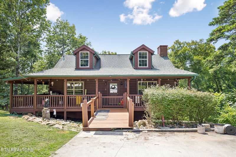 369 Oak Lake Dr, Sevierville, TN 37876