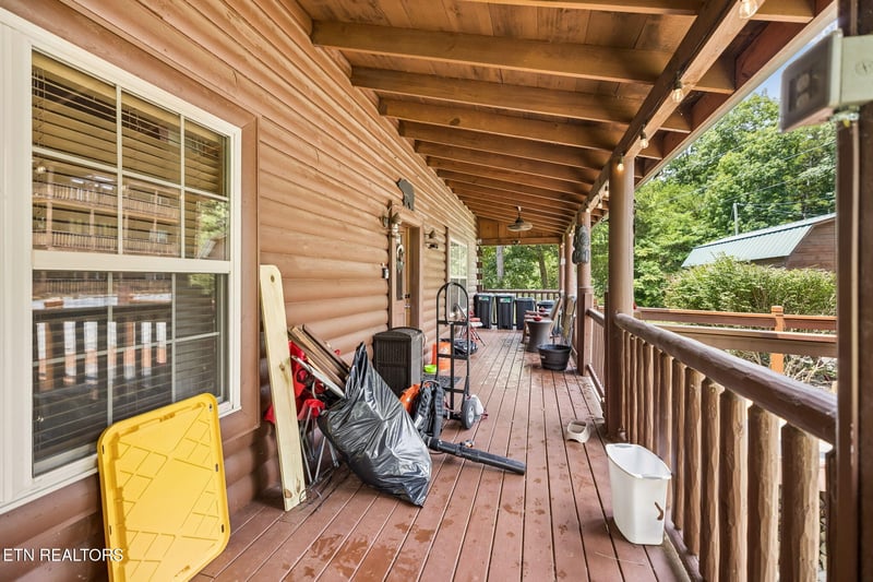 369 Oak Lake Dr, Sevierville, TN 37876