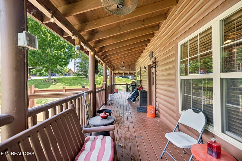369 Oak Lake Dr, Sevierville, TN 37876