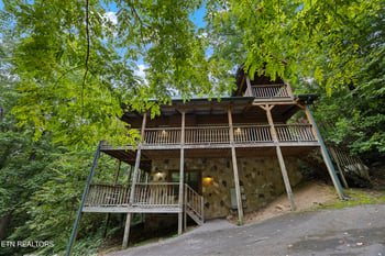 3690 Scottish Highland Way, Sevierville, TN 37862