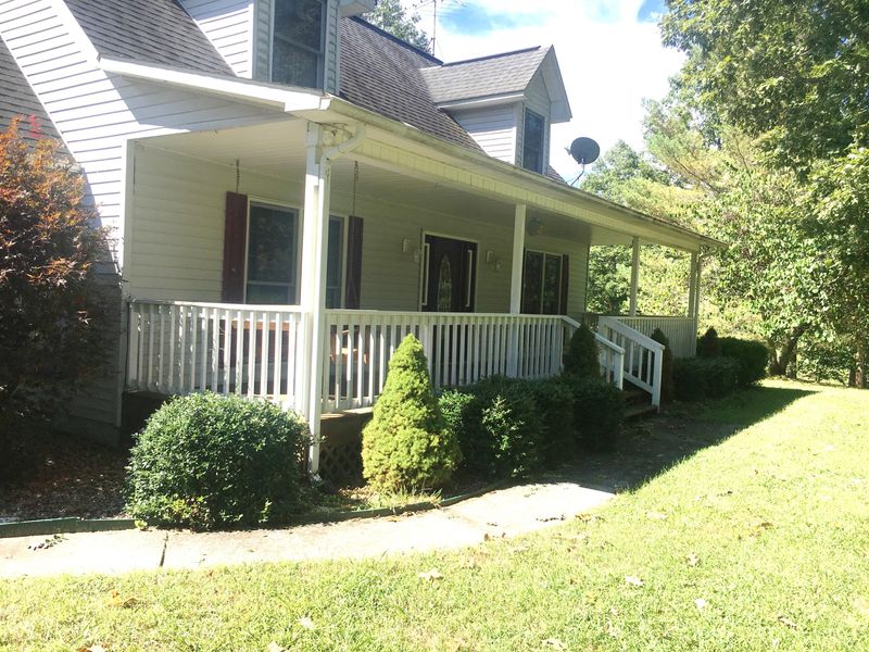 37 Grassland Rd, Crossville, TN 38572